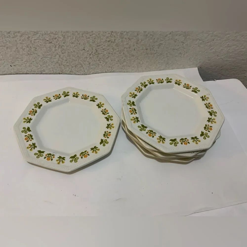 Vtg. Johnson Brothers Heritage Set/6 Bread/Butter Plates Retired 1980 England